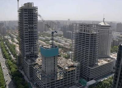 河南有處爛尾多年的樓盤,兩位開發商"圈錢"跑路,如今復工無期